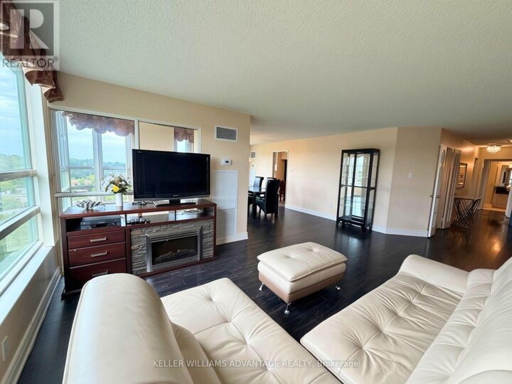 Property Photo:  7905 Bayview Avenue 1022  ON L3T 7N3 