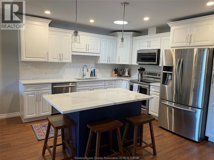 Property Photo:  137 Meadowview Avenue  ON N9V 0E9 