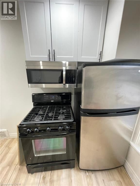 Property Photo:  567 Woolwich Street 6  ON N1H 3Y4 