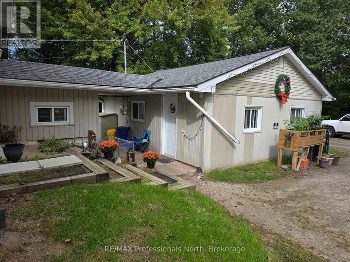 Property Photo:  711 Muskoka 3 Road North  ON P1H 1E1 