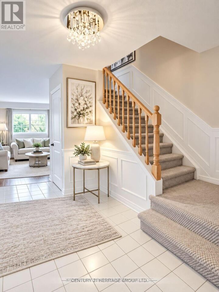 Property Photo:  8 Park Lane Circle Main  ON L4C 6S8 