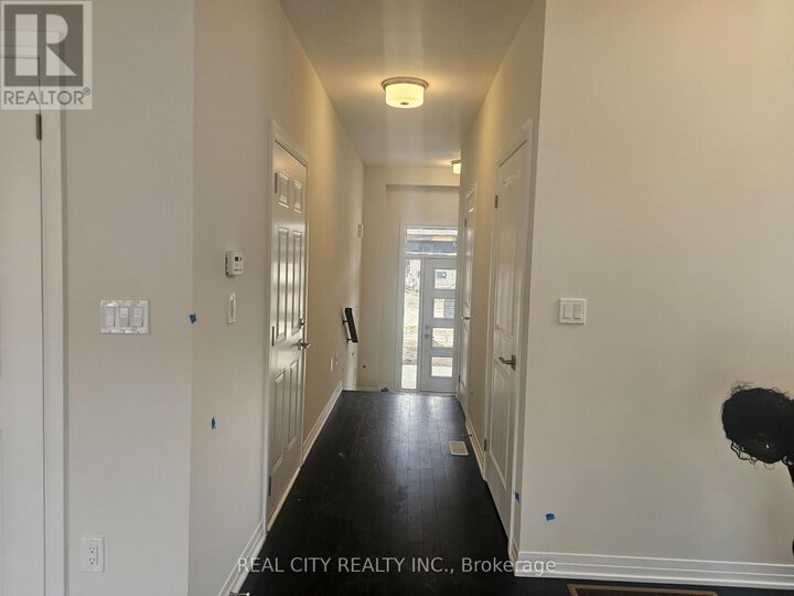 Property Photo:  3063 Sandy Acres Avenue  ON L3V 6H3 