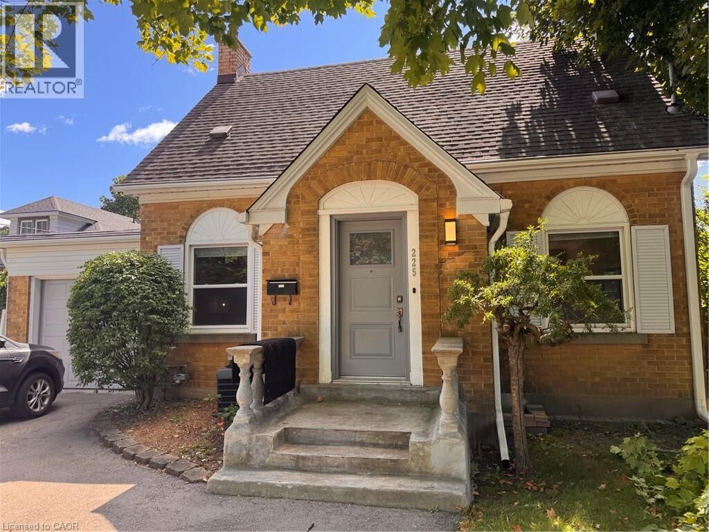 Property Photo:  225 Bridgeport Road East  ON N2J 2K7 