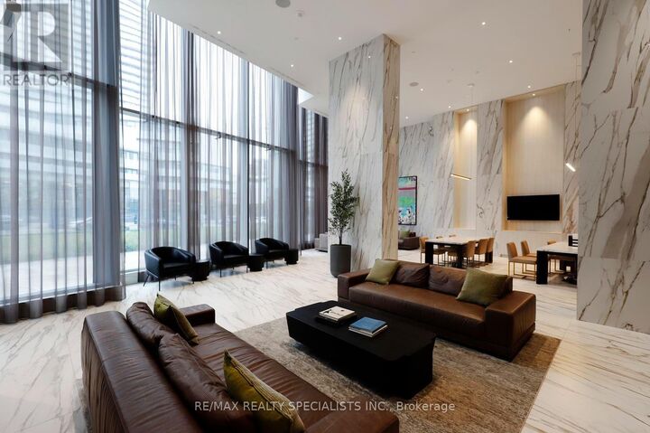 Property Photo: 448 Burnhamthorpe Road West 2904 ON L5B 0R4