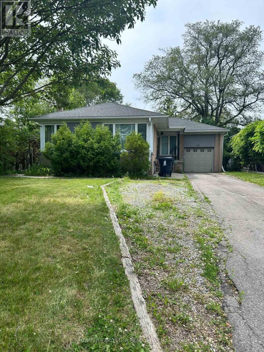 Property Photo:  141 Brighton Avenue  ON M3H 4E1 