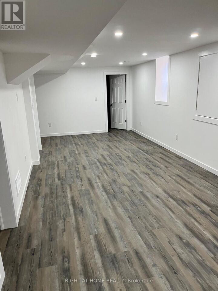 Property Photo:  19 Shrewsbury Drive  ON L1M 0E2 