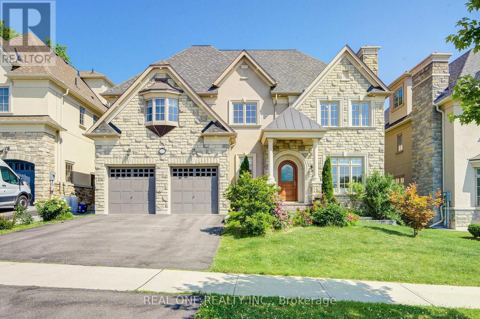 Property Photo:  421 Flamingo Road  ON L4J 8L4 