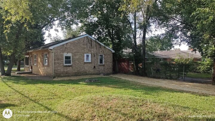 Property Photo:  2800 Winwood Avenue  OH 45439 