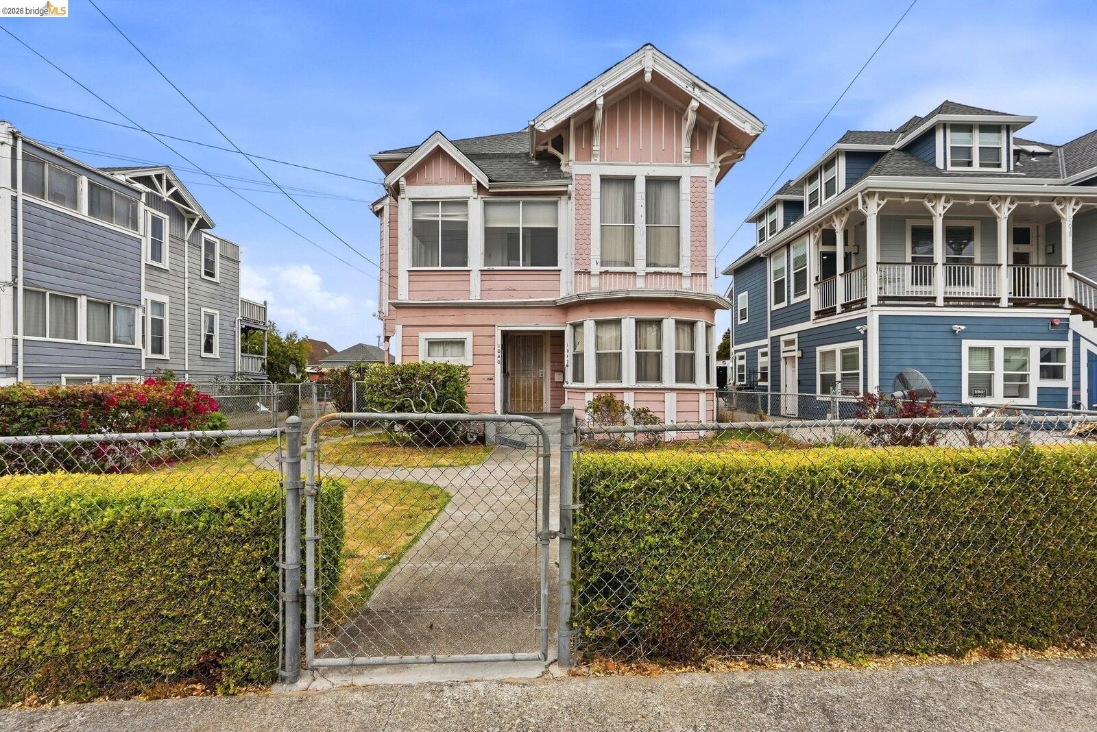 Property Photo:  
