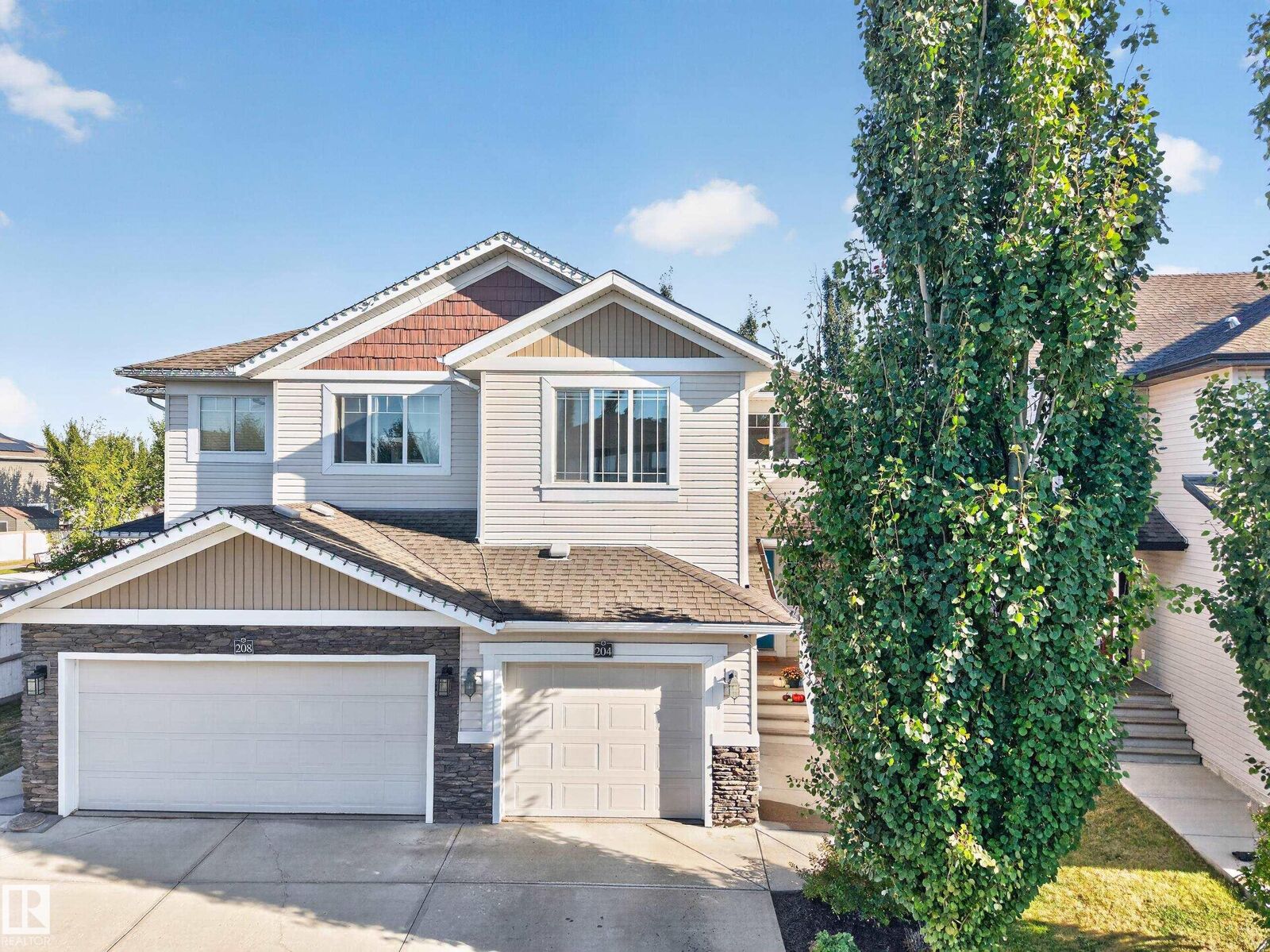 Property Photo:  204 Summerstone Ln  AB T8H 0K2 