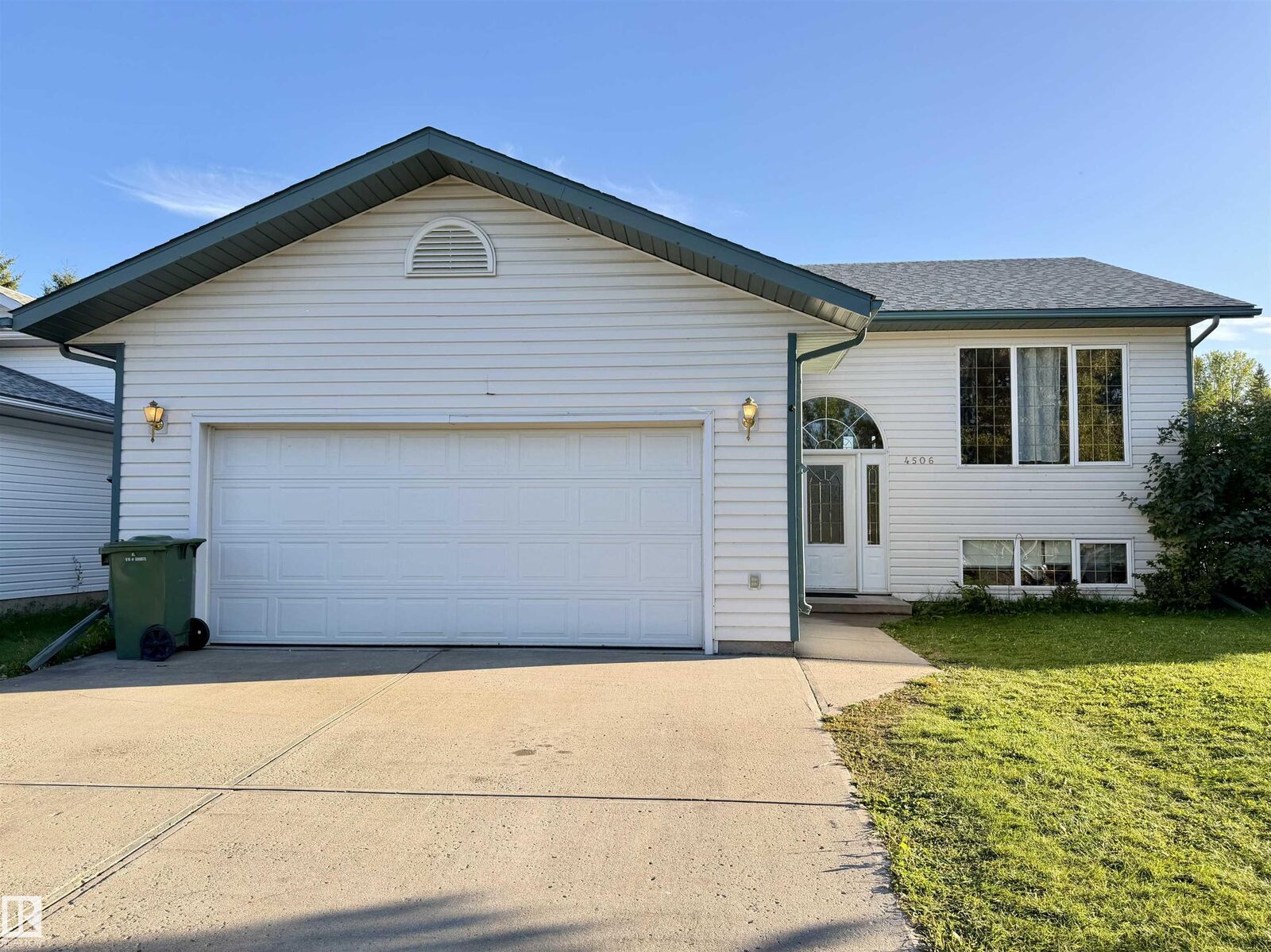 Property Photo:  4506 46 Avenue  AB T9N 1M1 