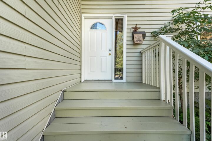 Property Photo:  18623 70 Avenue NW  AB T5T 3A6 