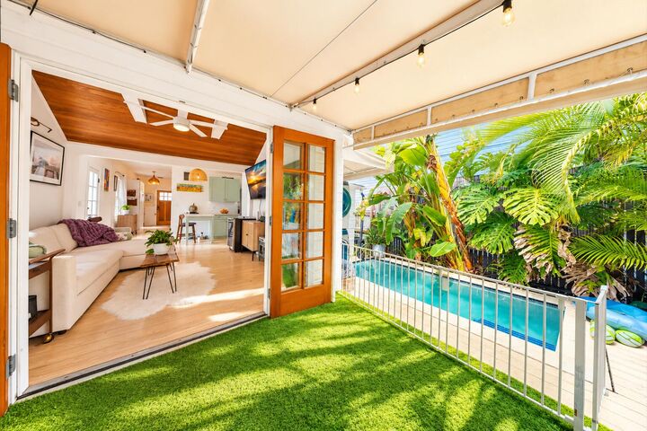 Property Photo:  418 Amelia Street  FL 33040 