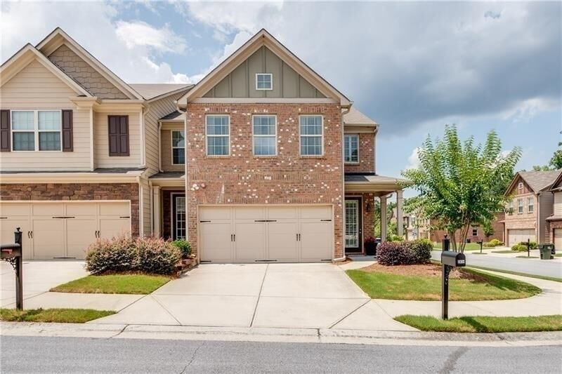 Property Photo:  2414 Attewood Drive  GA 30519 
