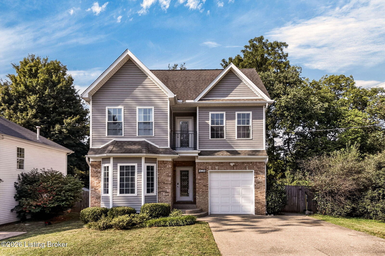 Property Photo: 1028 Fenley Ave KY 40222