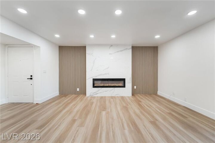 Property Photo: 5332 River Glen Drive 400 NV 89103