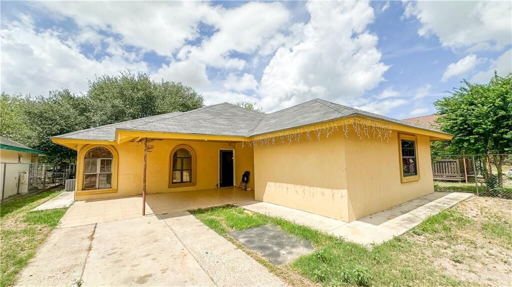 Property Photo:  214 Olmo Street  TX 78595 