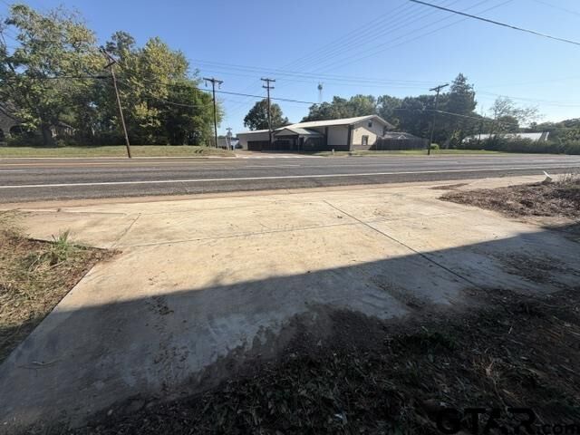 Property Photo:  1410 W Duval  TX 75789 