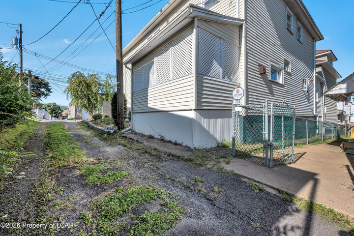 Property Photo:  113-115 Park Street  PA 18634 