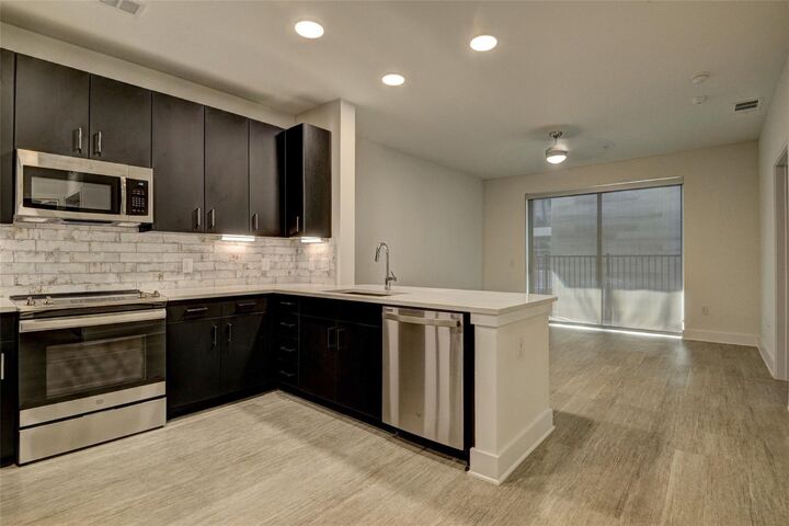 Property Photo: 6400 Washington Street Avenue 709 TX 77007