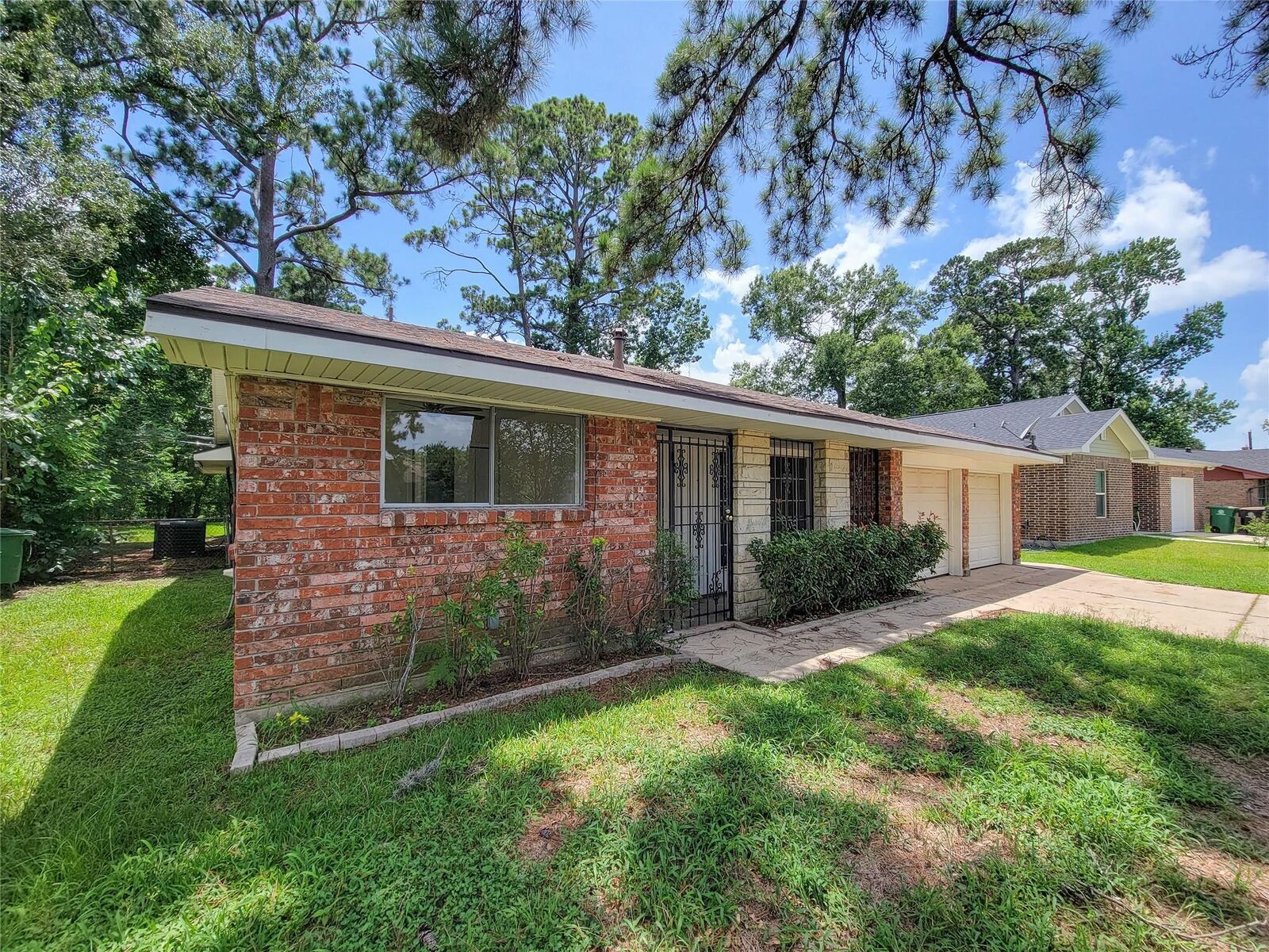 Property Photo:  7426 Navasota Street  TX 77016 
