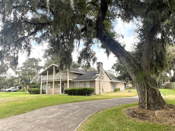 Property Photo: 2109 Riverside Drive TX 77486