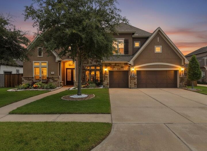 Property Photo: 1817 Eagle Creek Drive TX 77546
