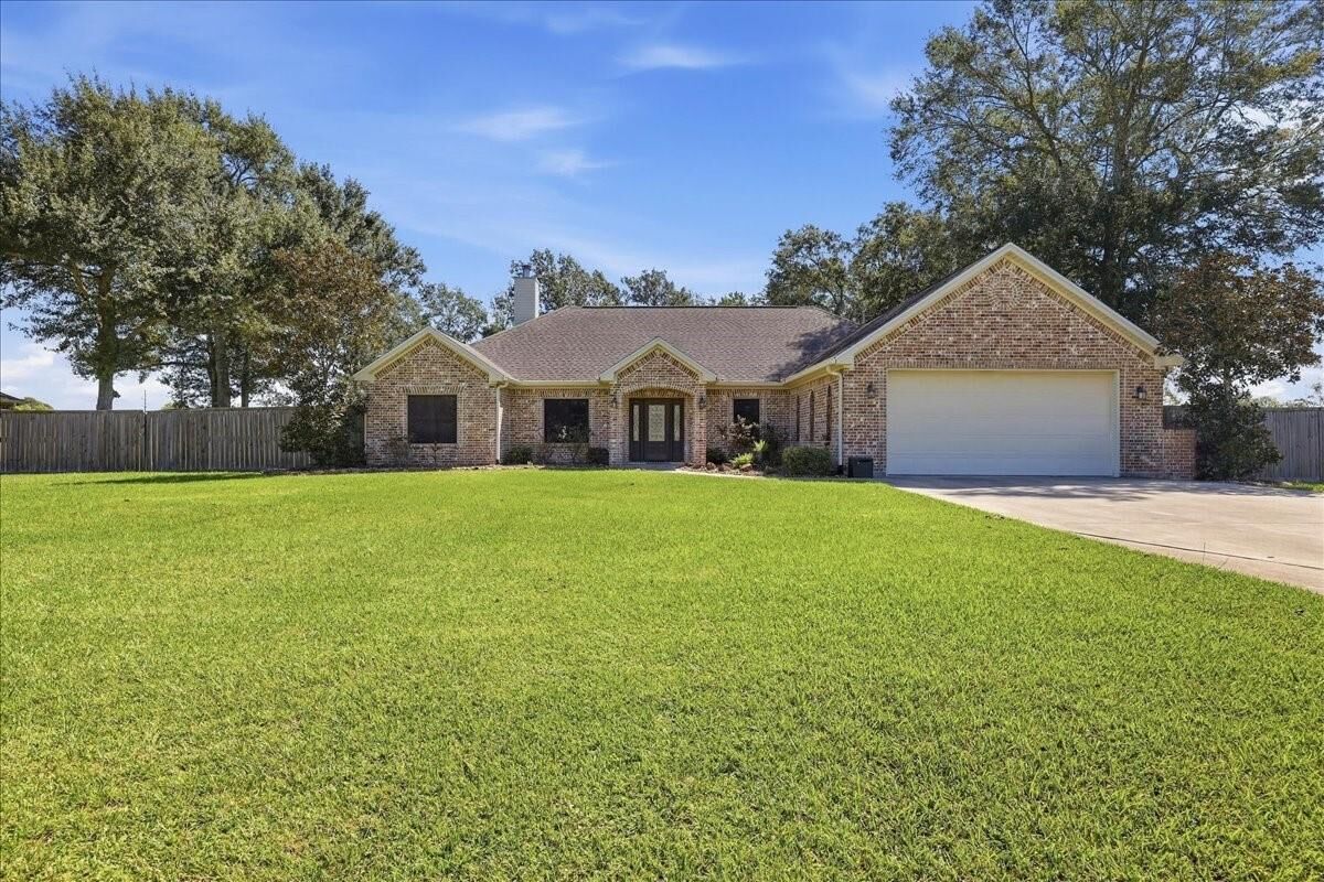 Property Photo: 8060 E Ashford Park TX 77630