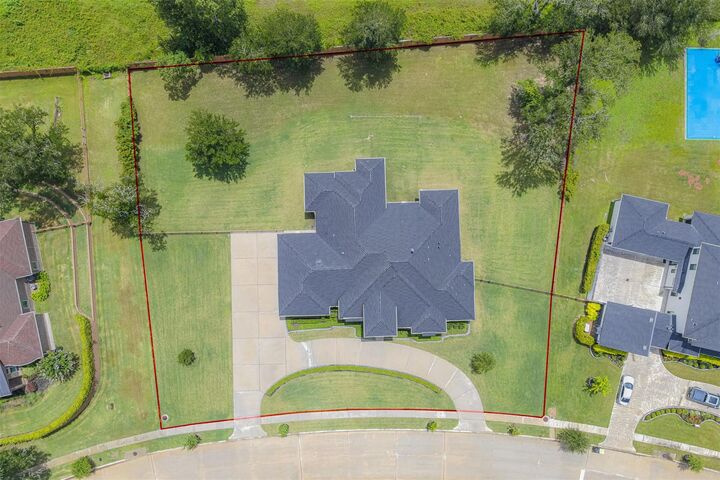 Property Photo: 8318 Woods Hollow Trail TX 77406