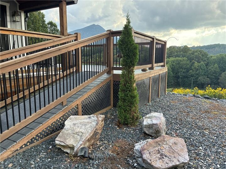 Property Photo: 806 Crestview Drive NC 28615