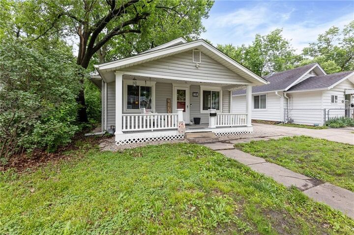Property Photo:  823 S Hickory Street  KS 66067 