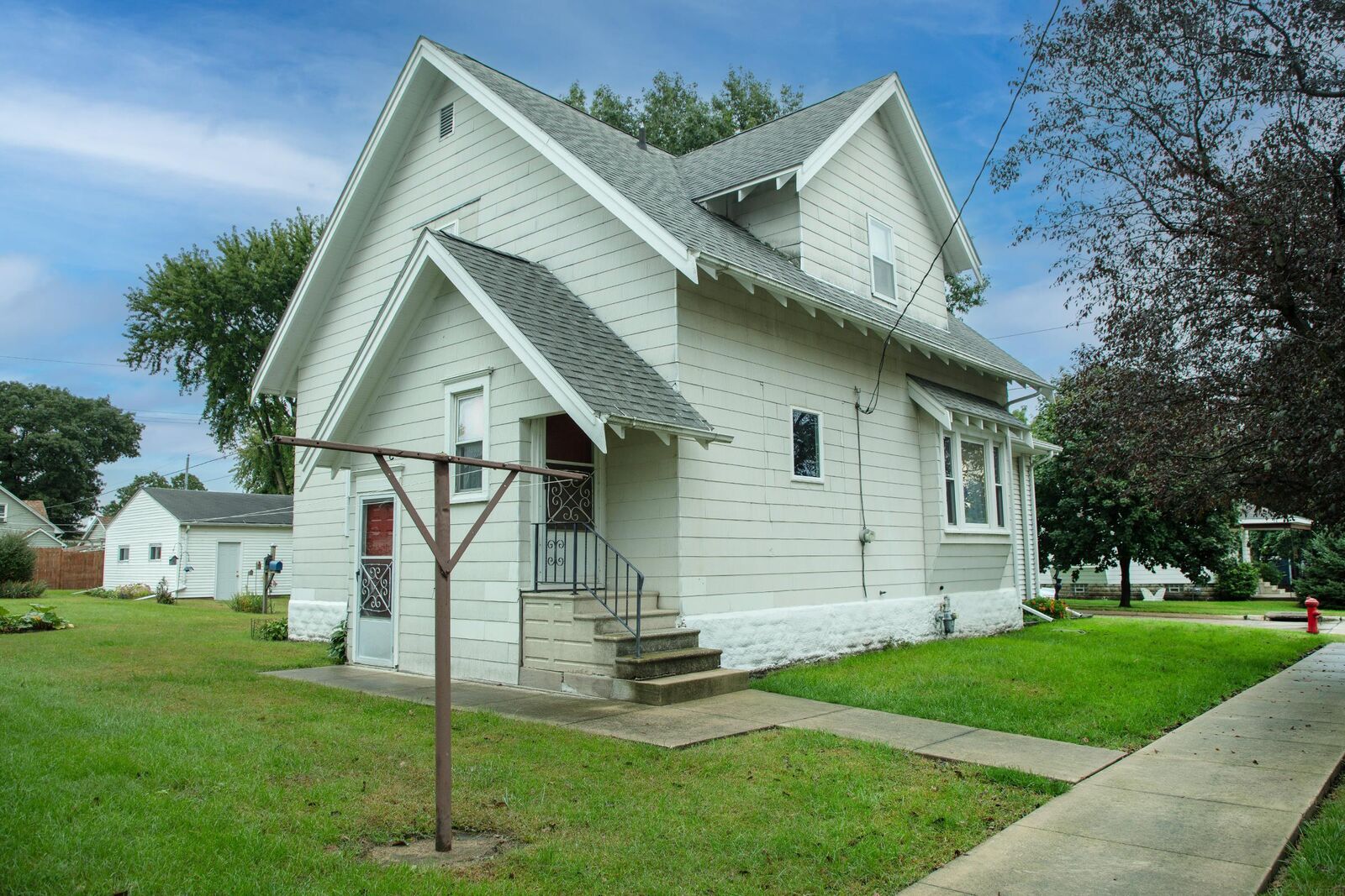 Property Photo:  506 SW 3rd Street  IA 50676 
