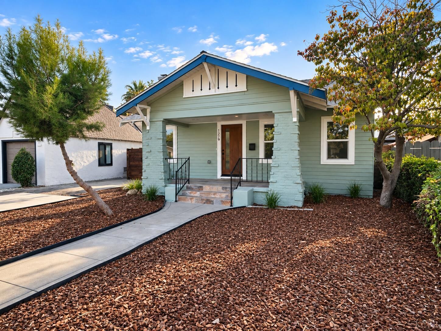 Property Photo:  1279 N Roosevelt Avenue  CA 93728 