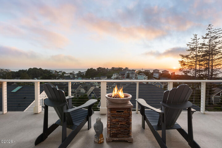 Property Photo:  2533 SW Coral Avenue  OR 97367 