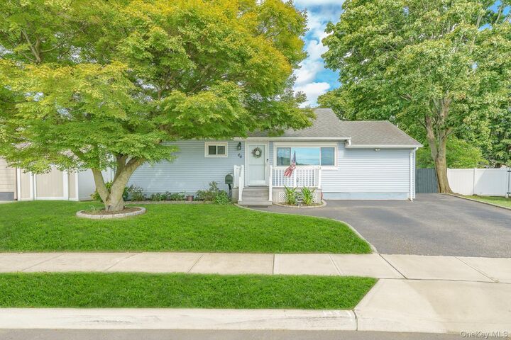 Property Photo:  64 Frank Street  NY 11757 