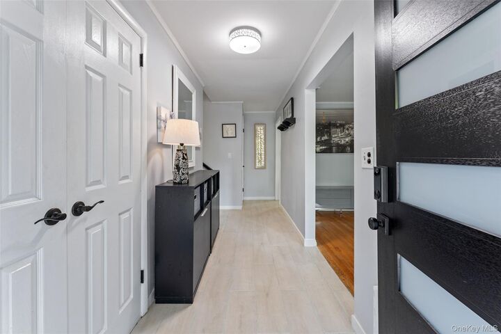Property Photo:  12 Longspur Road  NY 10701 