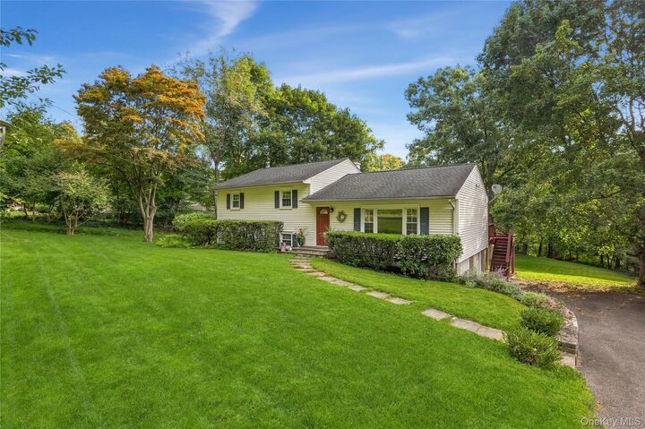 Property Photo:  6 Hillside Terrace  NY 10541 