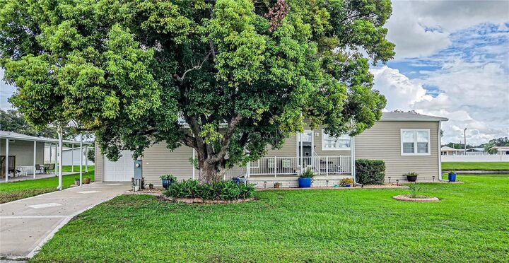 Property Photo: 36805 Lakewood Drive FL 33542