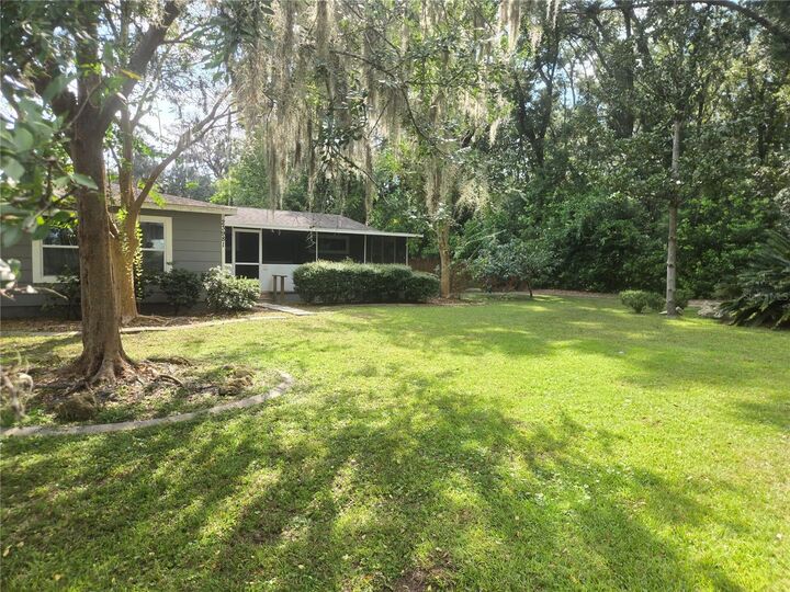 Property Photo:  23981 NW 183rd Place  FL 32643 
