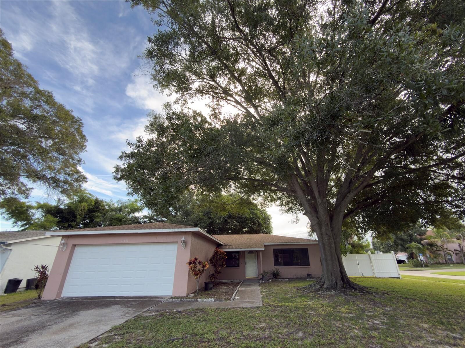 Property Photo:  11001 Longhill Drive N  FL 33782 