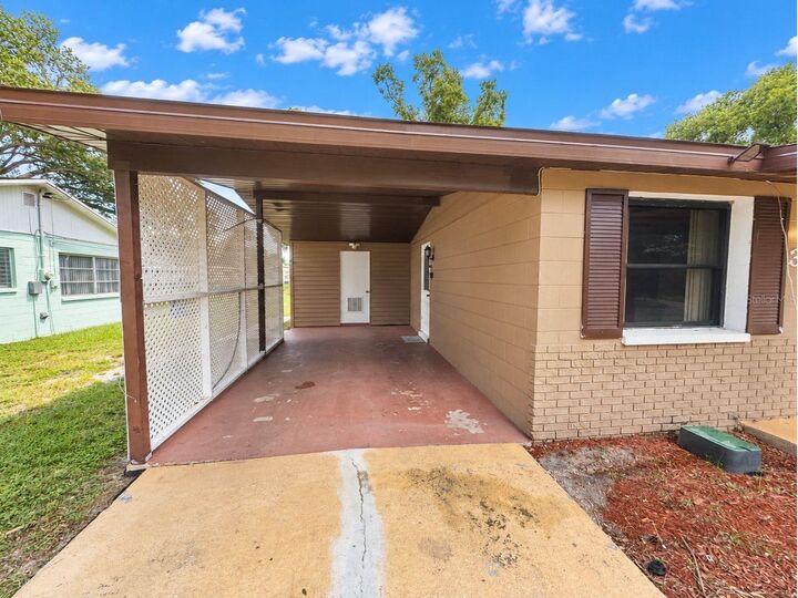 Property Photo:  3022 Venice Way  FL 33803 