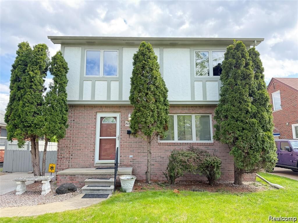 Property Photo:  8334 McKinley  MI 48015 1607 