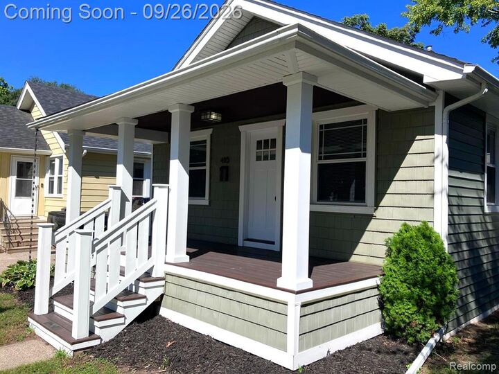 Property Photo:  416 Albany Street  MI 48220 1805 