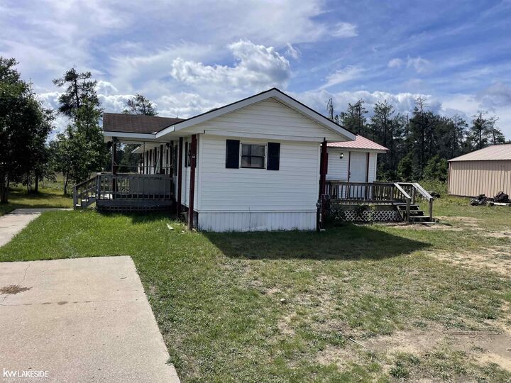 Property Photo: 586 S Headquarters Road MI 49738