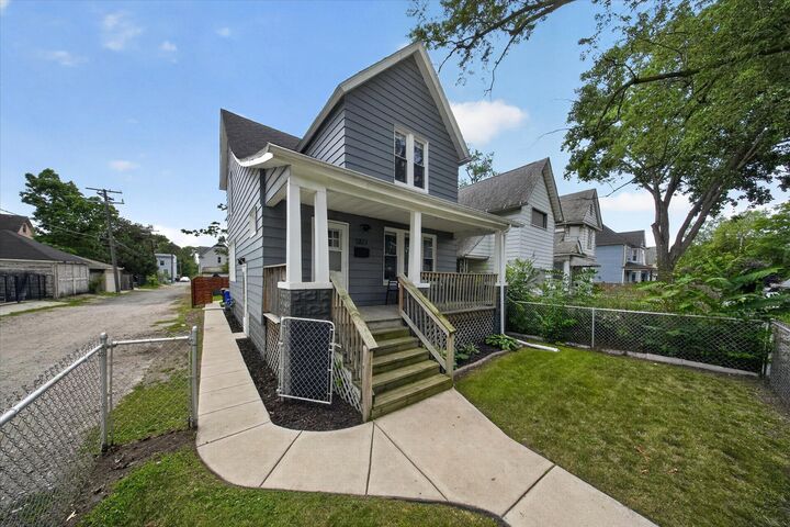 Property Photo:  5827 Baker Street  MI 48209 