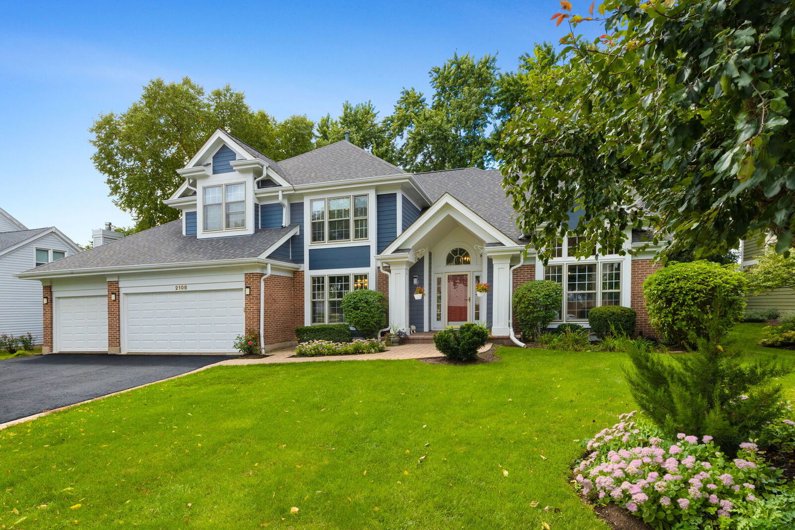 Property Photo:  2108 Birchwood Lane  IL 60089 