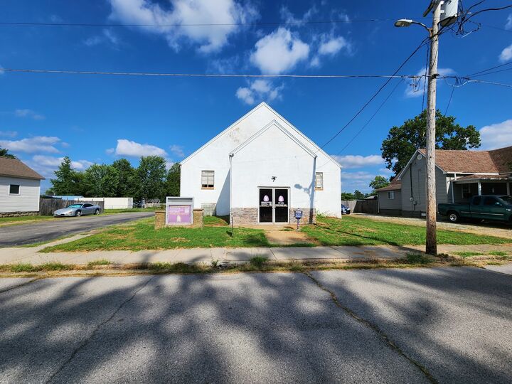 Property Photo:  409 S Hill Street  IL 62959 