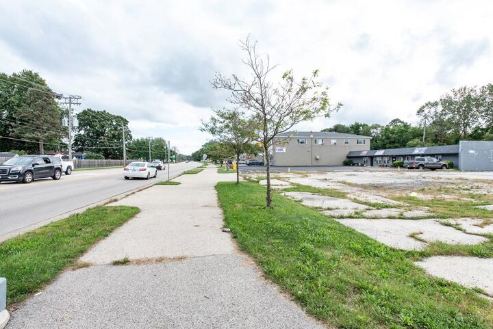 Property Photo:  38498 N Sheridan Road  IL 60087 