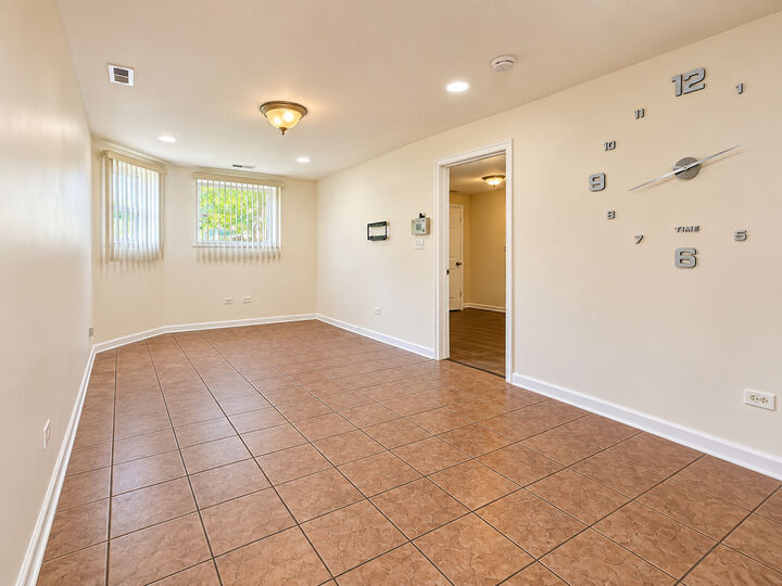 Property Photo: 1229 N Austin Boulevard 1 IL 60651