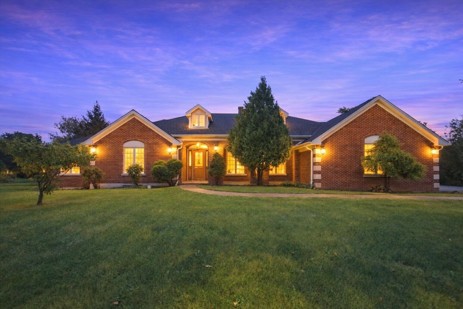 Property Photo:  607 Birch Avenue  IL 60044 